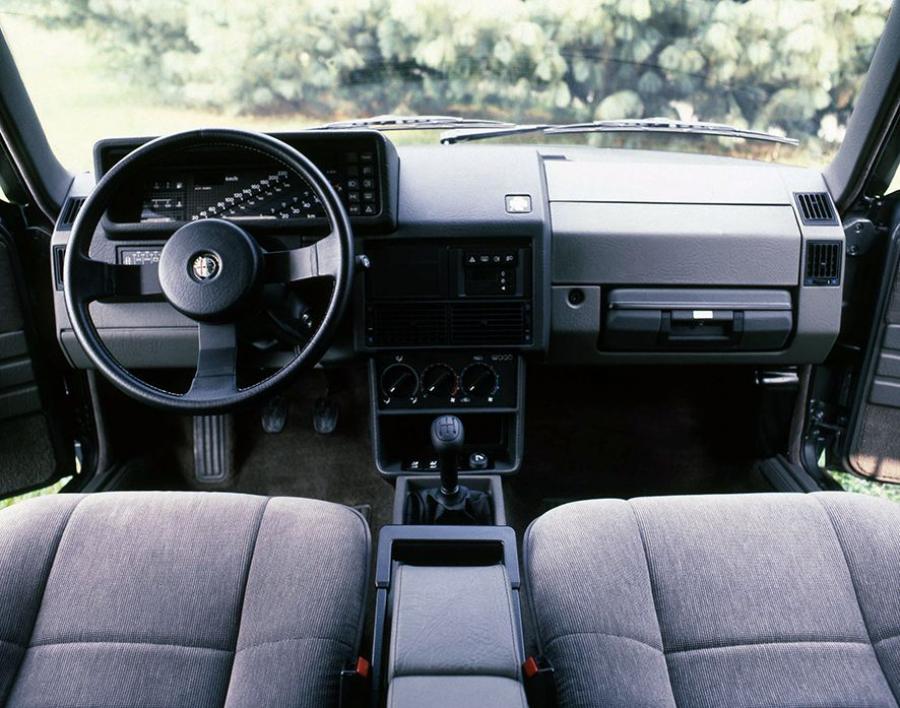 Торпедо Alfa Romeo 90 (162A) 1984 года  (фото 3 из 25)